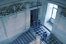 Escalier du chateau de Maisons, monde de legende - OFabulis